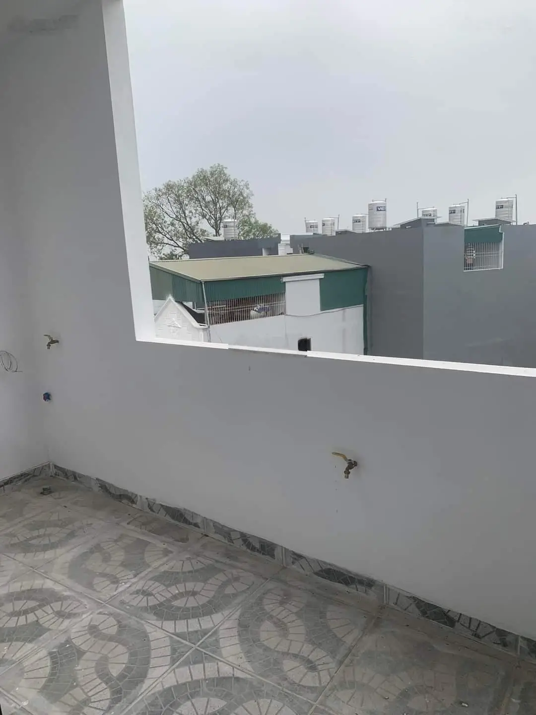 Cần bán gấp, DT 33m2 nhà 5 tầng giá sốc 2tỷ25 Tả Thanh Oai, 0965494089