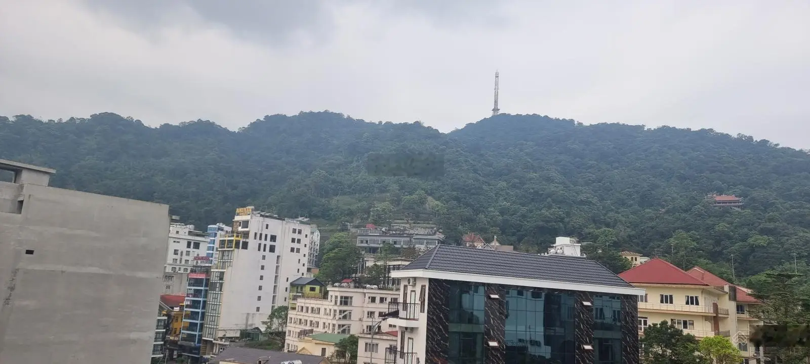 Bán 210m2 đất khu du lịch Tam Đảo, Vĩnh Phúc, sổ lâu dài, hai mặt thoáng, giá hơn 10 tỷ, 0985 893 ***