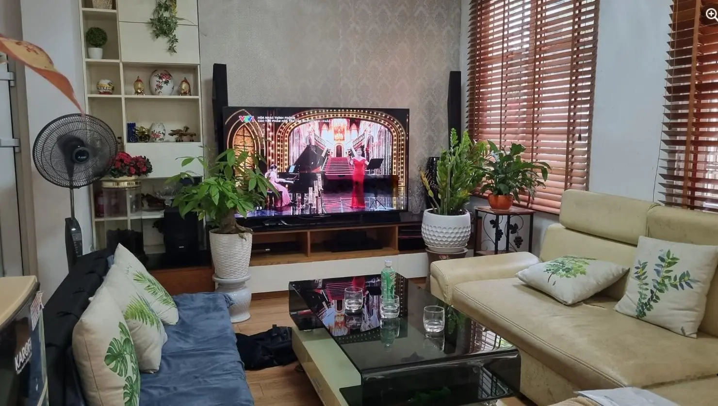Bán Nhà Khu Hồ Hoàng Cầu Đống Đa - NGAY MẶT PHỐ - DT 74m2 X 4T, MT 10m. Chỉ 21 Tỷ. LH 0934 511 ***