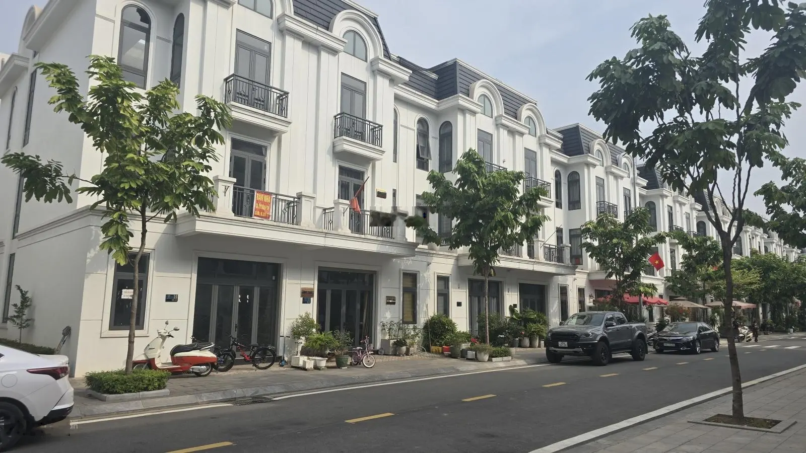Cơ hội sở hữu ngay căn liền kề góc view đẹp nhất Crown Villas Trung tâm TNvới giá cực kỳ hấp dẫn