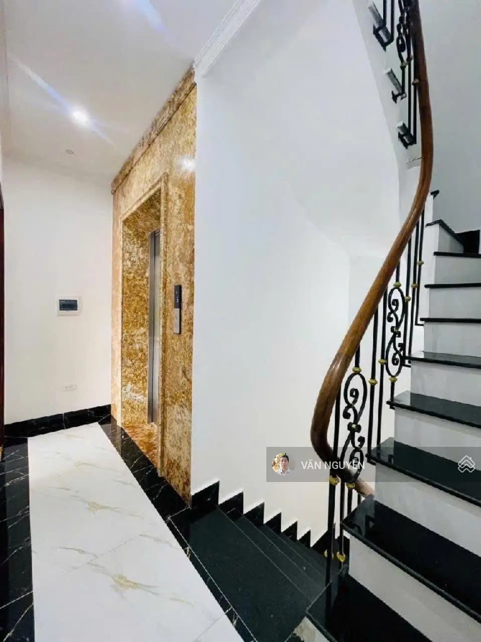 Bán nhà riêng đường Đình Thôn, giá 16 tỷ vnd, diện tích 64 m2, thang máy, ô tô tránh vào nhà