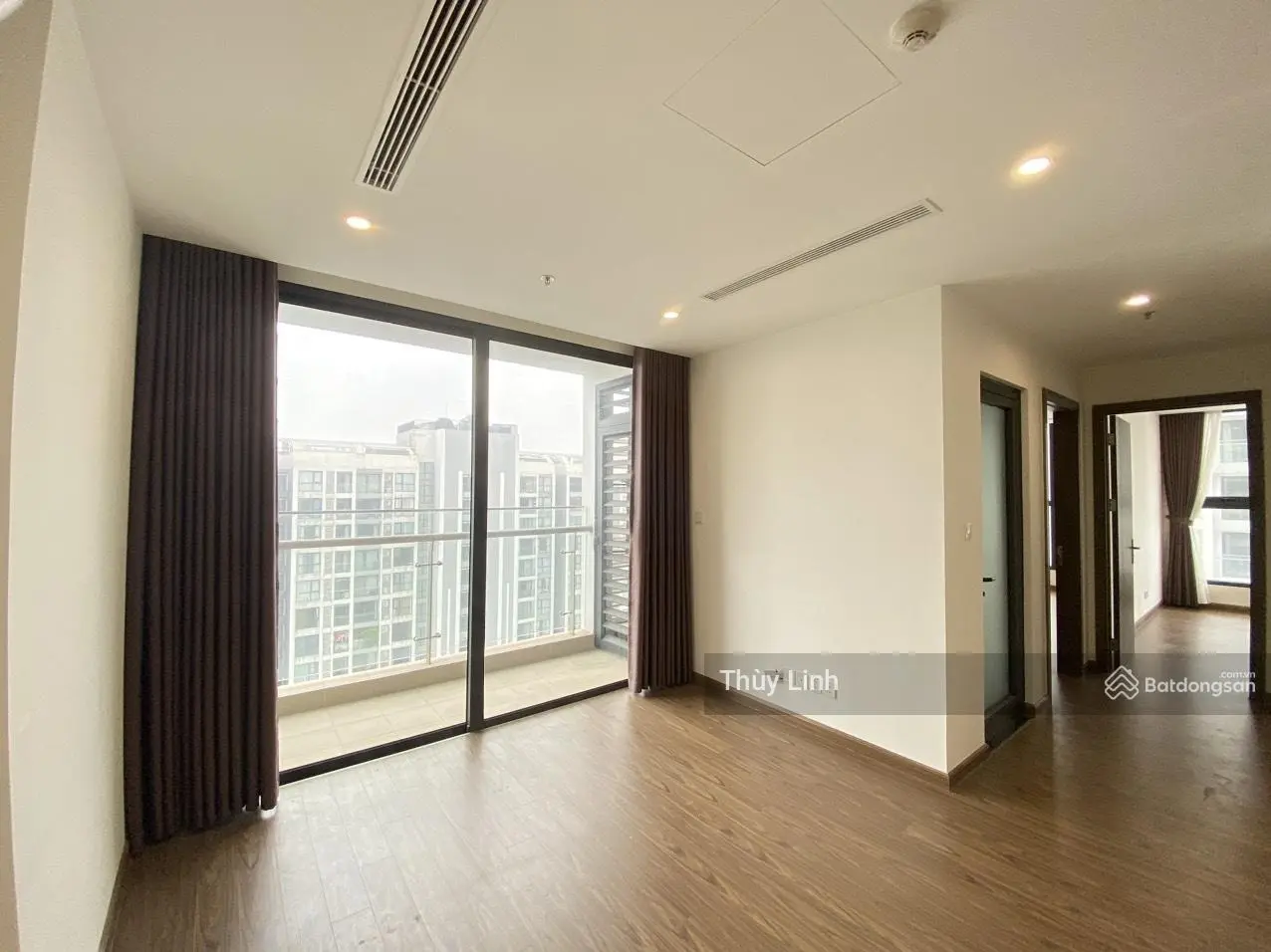 Bán căn 3 ngủ Vinhomes West Point, tòa W1, ban công Đông Nam, tầng đẹp, giao nhà luôn