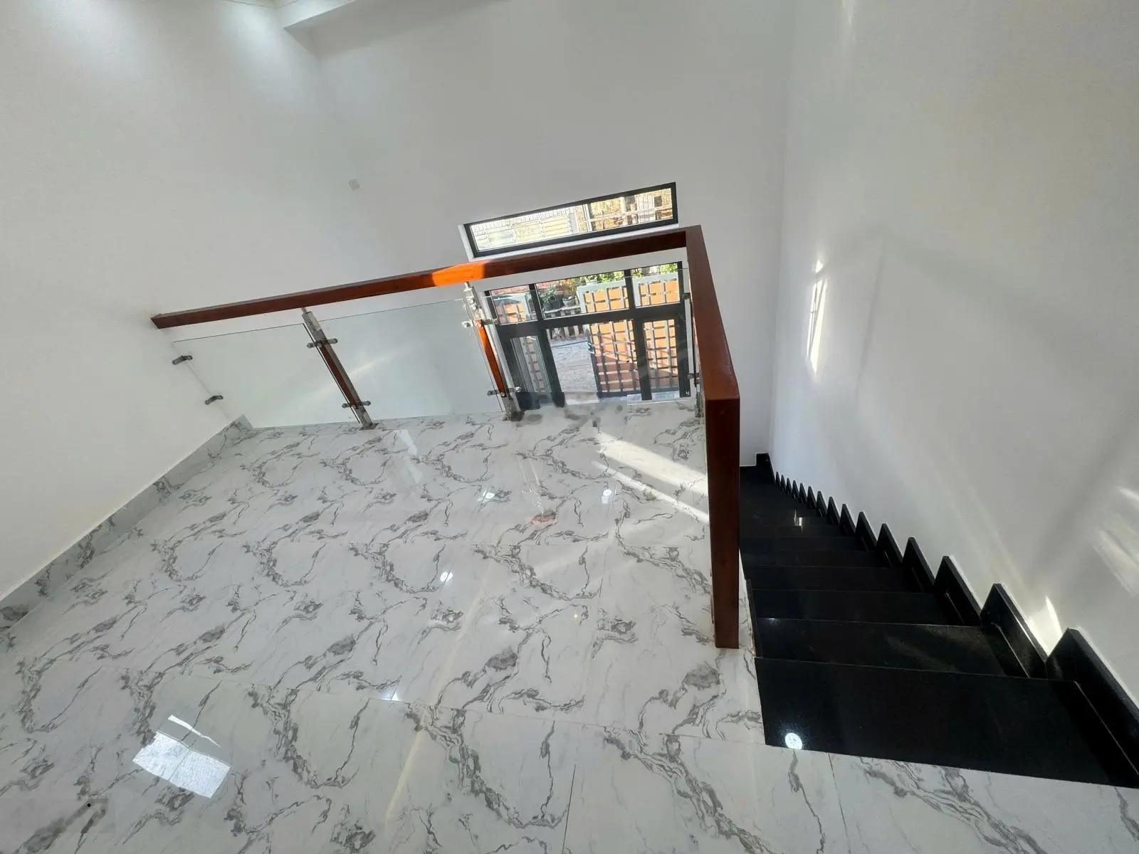 Chủ gởi bán nhà 1 trệt 1 lửng p.bửu long, 3pn, thổ cư 100%, 4,8x17=80m2, shr,huỳnh văn lũy vào 100m