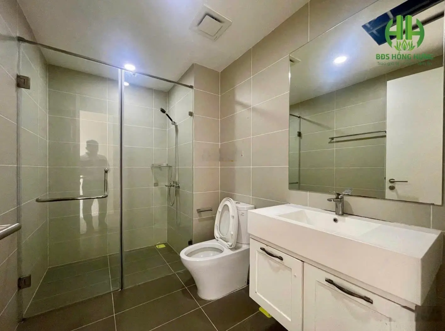 Chính chủ bán căn 3 phòng ngủ 118m2, tòa Novo, tầng đẹp giá nhỉnh 10 tỷ LH: 0918 111 ***