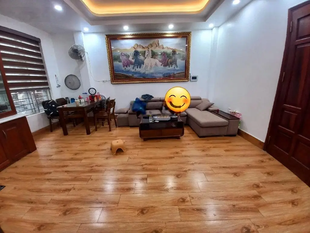 Bán nhà mặt phố Kinh doanh sầm uất Hai Bà Trưng 42m2 x6T MT 5m