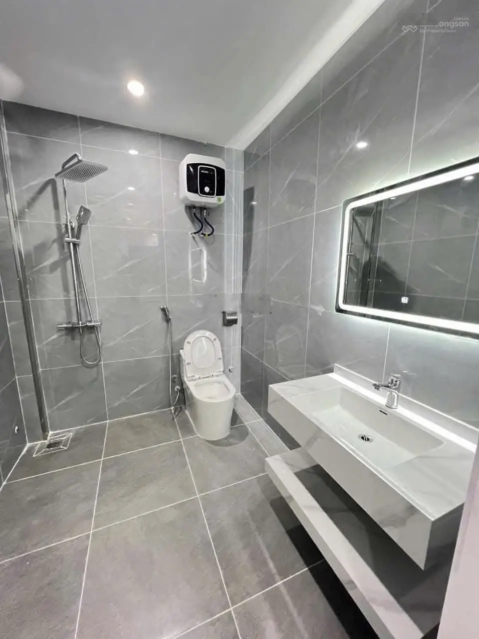 Chính chủ cần bán Miếu Hai Xã thông ra Hồ Sen. * Giá: 3.55 tỷ (thoả thuận) DT = 48m2 x 4 T
