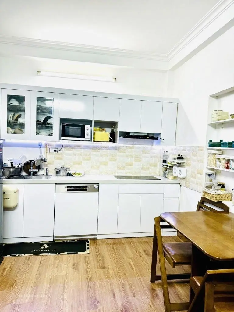 Bán nhà phố vọng q. hbt- lô góc- 20m ra ô tô- nhà đẹp full nội thất 26m2- 5 tầng- mt 5.6m. 6.45 tỷ