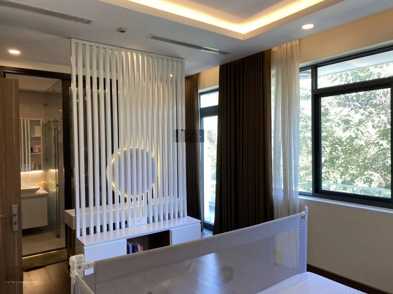 Cần bán biệt thự Lucasta Villa - Giá 25 tỷ - Full nội thất cao cấp. DT 175m2. Trục đường lớn 20m