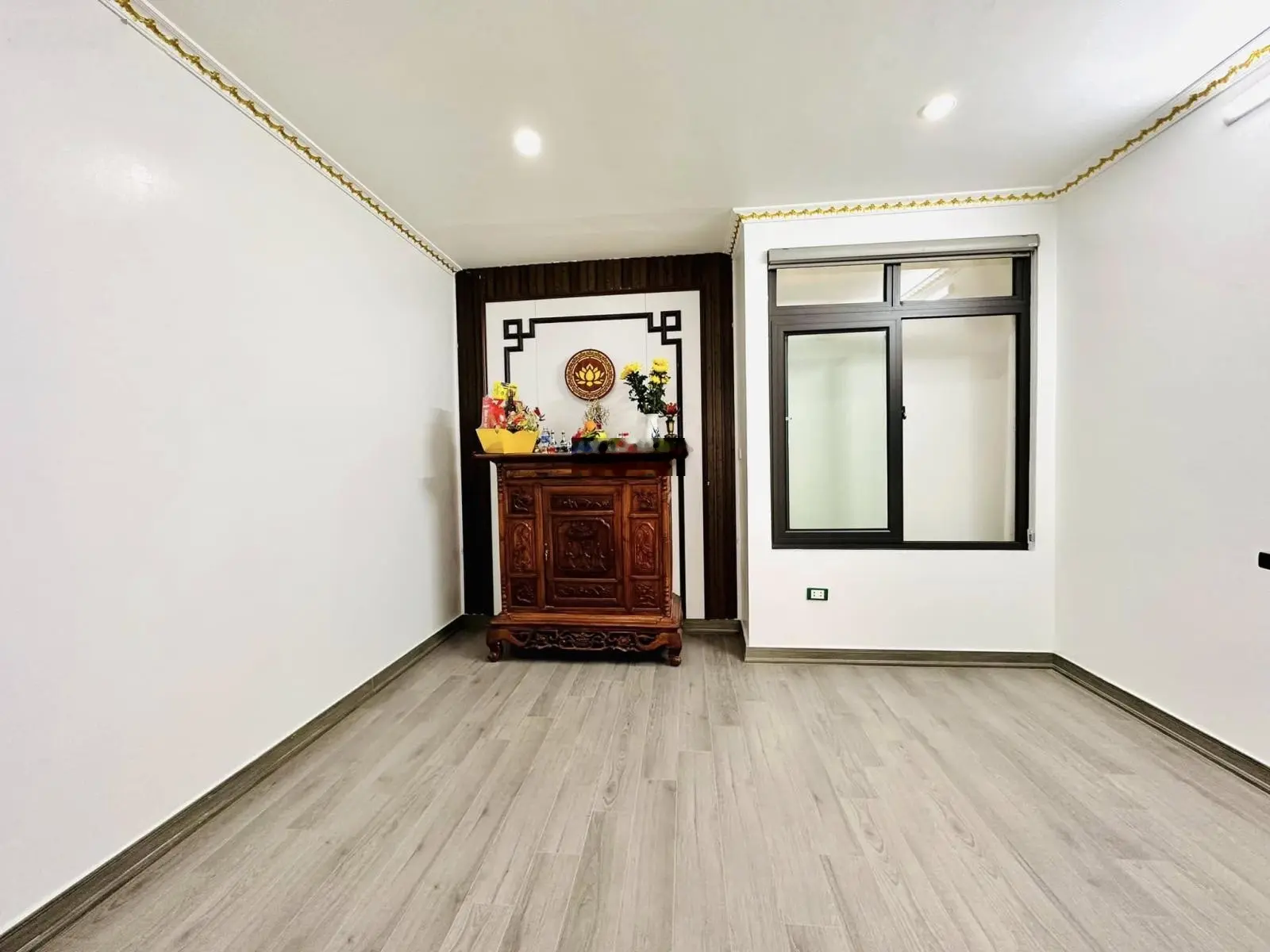 Nhà phân lô lạc trung- yên lạc - ô tô đỗ cửa vào nhà- kinh doanh nhỏ-hbt