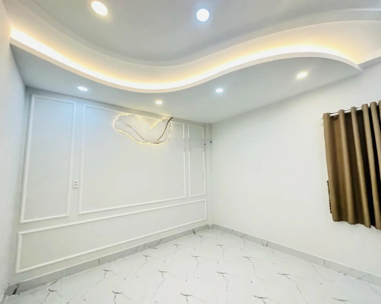 Giá 100% bán nhà mới đường Lê Văn Quới giá 6tỷ2 (4m * 13m) lộ nhựa 7m. Nhà như hình. Sổ hồng riêng
