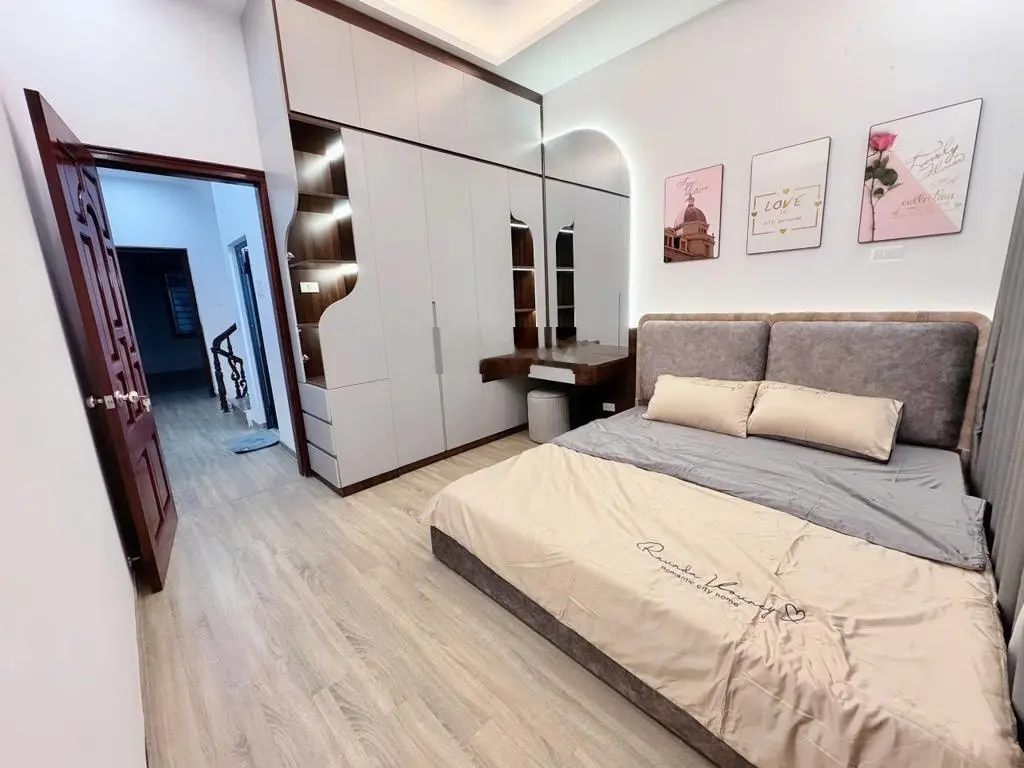 Bán Nhà riêng 54m2 tại Định Công Thượng. Ngõ rộng thoáng, ô tô đỗ cửa, nội thất hiện đại.