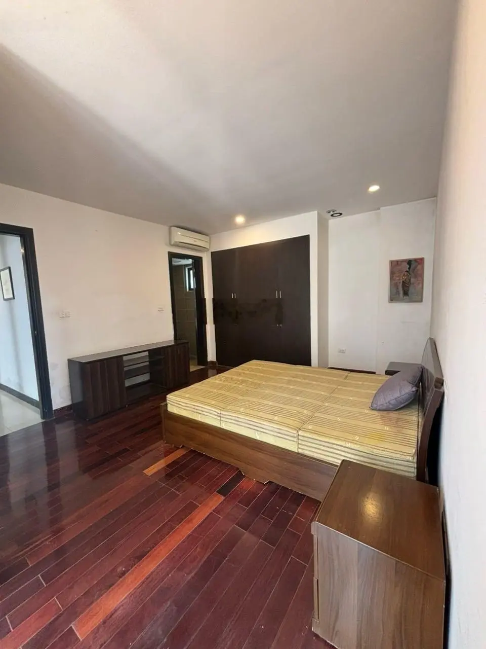 Cần bán căn hộ Chelsea Park Trung Kính 98m2 2pn nhà đẹp, slot ô tô. LH: 0984 677 *** gia 5,5 tỷ