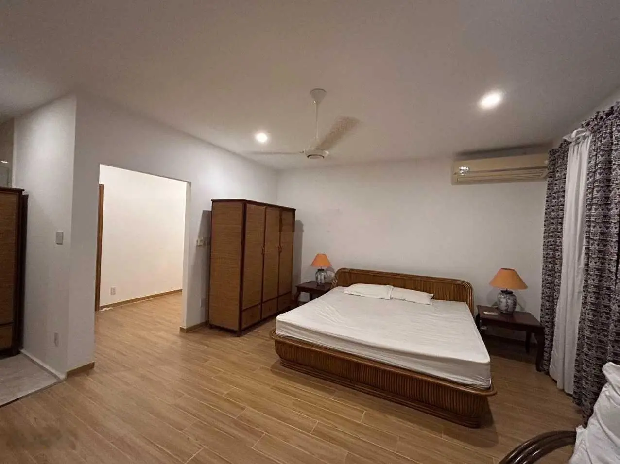 Bán nhà biệt thự giá 13 tỷ, diện tích 233,6 m2, tại Vườn Lài, phường An Phú Đông