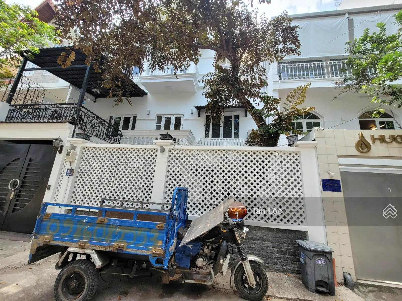 Làng Báo Chí, Thảo Điền, Quận 2 - 10x11 3 tầng cực khan hiếm giá chỉ 24 tỷ - hình thật 100%