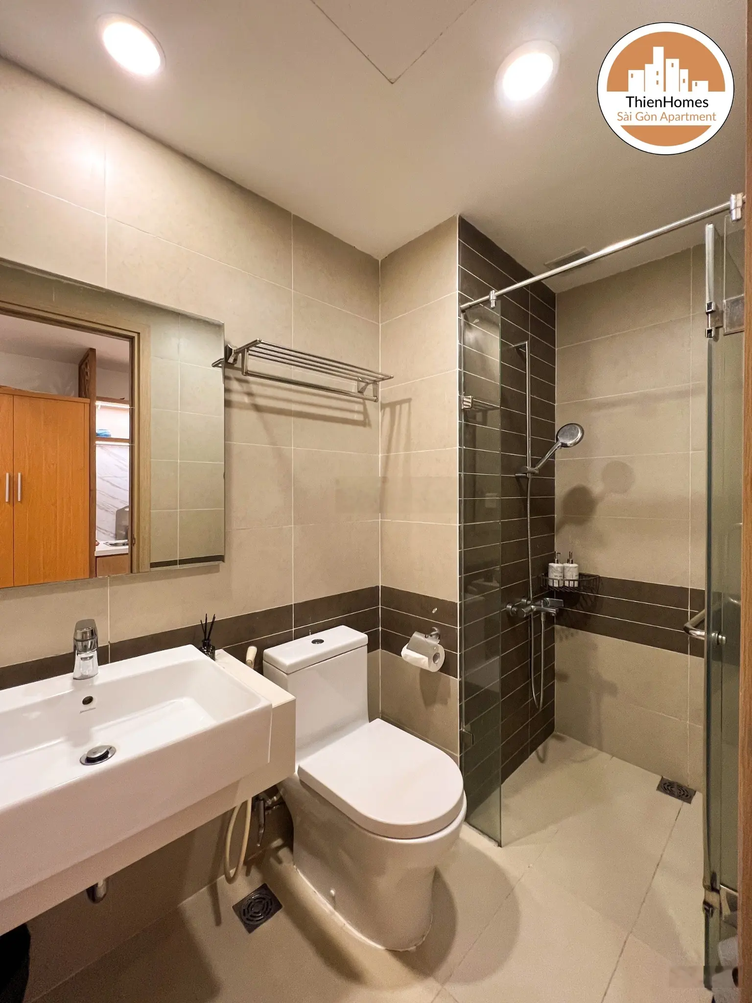Rẻ nhất Rivergate! Chính chủ bán gấp officetel gần 30m2 lầu cao view sông chỉ 1.95 tỷ LH 0931 785 ***