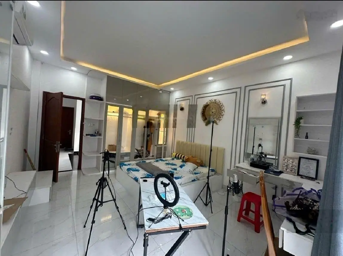 Nhà đẹp 3 tầng 4,1x16m hẻm xe tải 6m sát Emart Phan Huy Ích chỉ 7,x tỷ