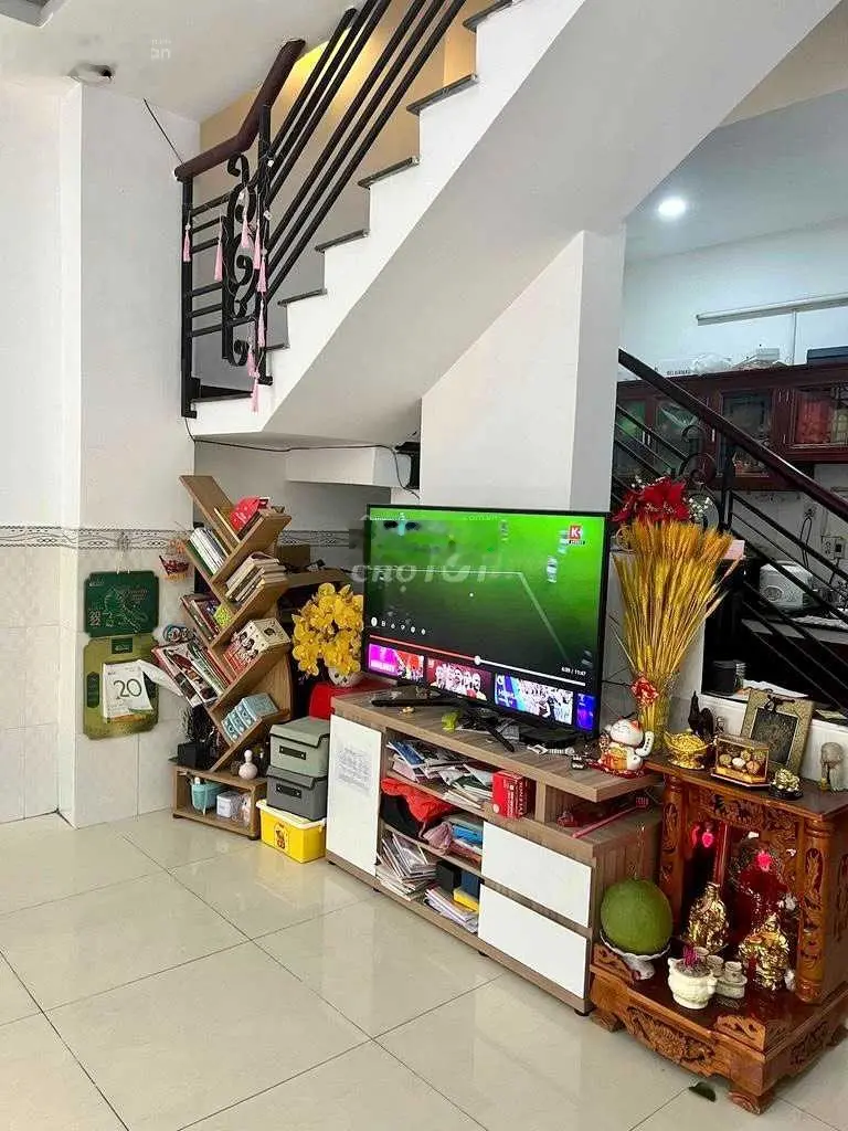 Đi định cư nước ngoài cần bán gấp,căn nhà 80m2 đường Âu Dương Lân Quận 8 giá 1 tỷ 9 LH 0938 192 ***