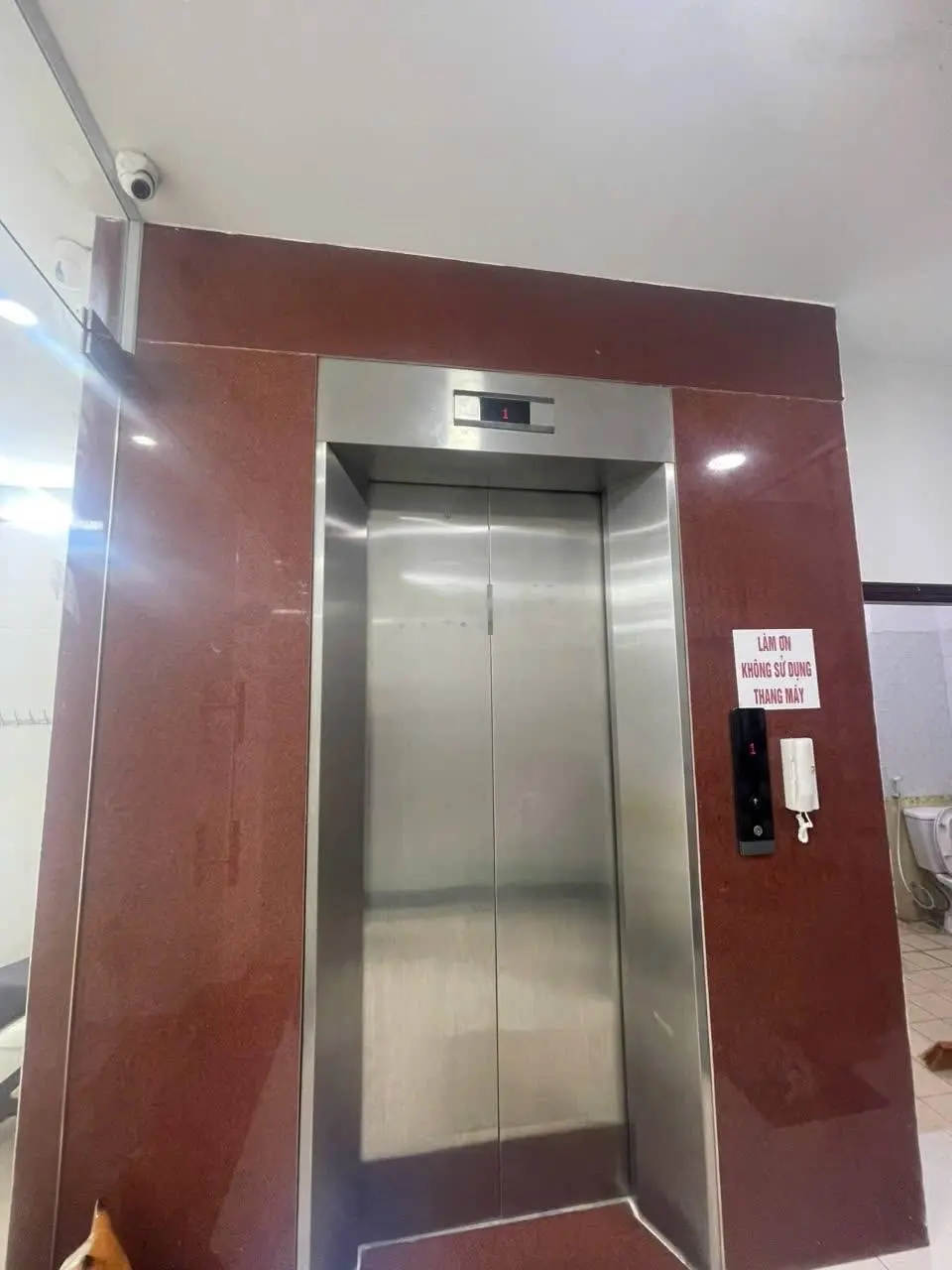 Bán nhà mặt phố Kim Ngưu, vỉa hè đá bóng kinh doanh, ô tô dừng đỗ 7 tầng thang máy 68m2 giá 28 tỷ