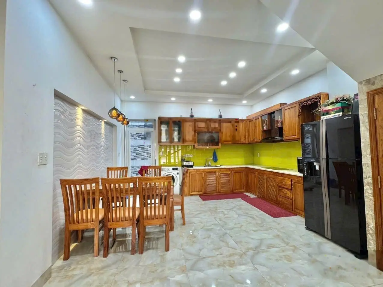 Bán nhà mặt tiền đường N1 D2D, nhà 1 trệt 2 lầu, giá 13.5 tỷ giả rẻ nhất hiện nay