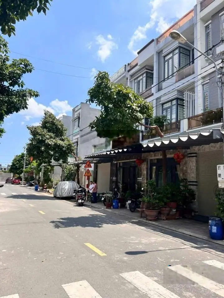 NHÀ 3 TẦNG ĐẸP GẦN TTYT HAI BÀ TRƯNG GIÁ CHỈ 4 TỶ 800 - KDC phân lô sạch đẹp, Xe hơi ngủ trong nhà
