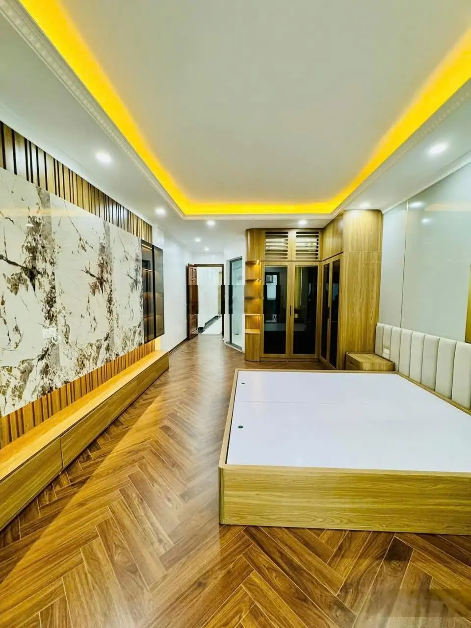 Minh Khai 71m2 5 tầng thang máy, vỉa hè, ô tô, kinh doanh