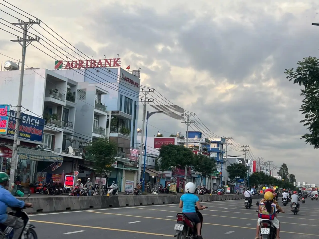Bán nhà mặt phố giá 13,9 triệu VND tại Hóc Môn, Hồ Chí Minh