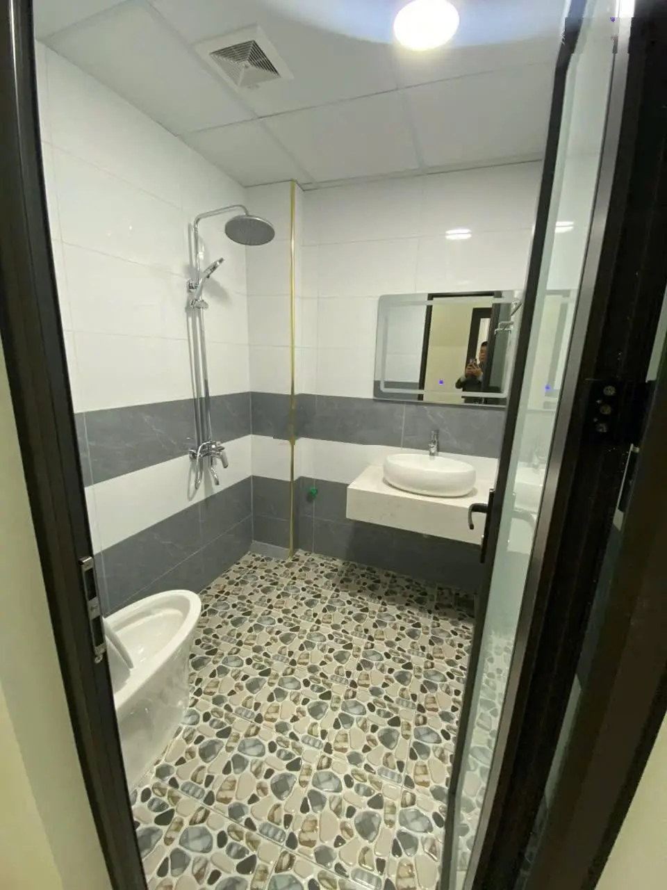 Siêu phẩm, hàng cực hiếm. Lô góc 43m2, nhà 5 tầng, view thoáng sáng, đường rộng. Giá cực tốt