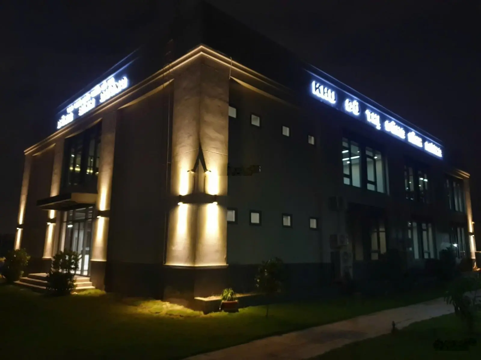 Cần bán mặt tiền trục chính D7 khu đô thị Đông Bình Dương, giá thỏa thuận