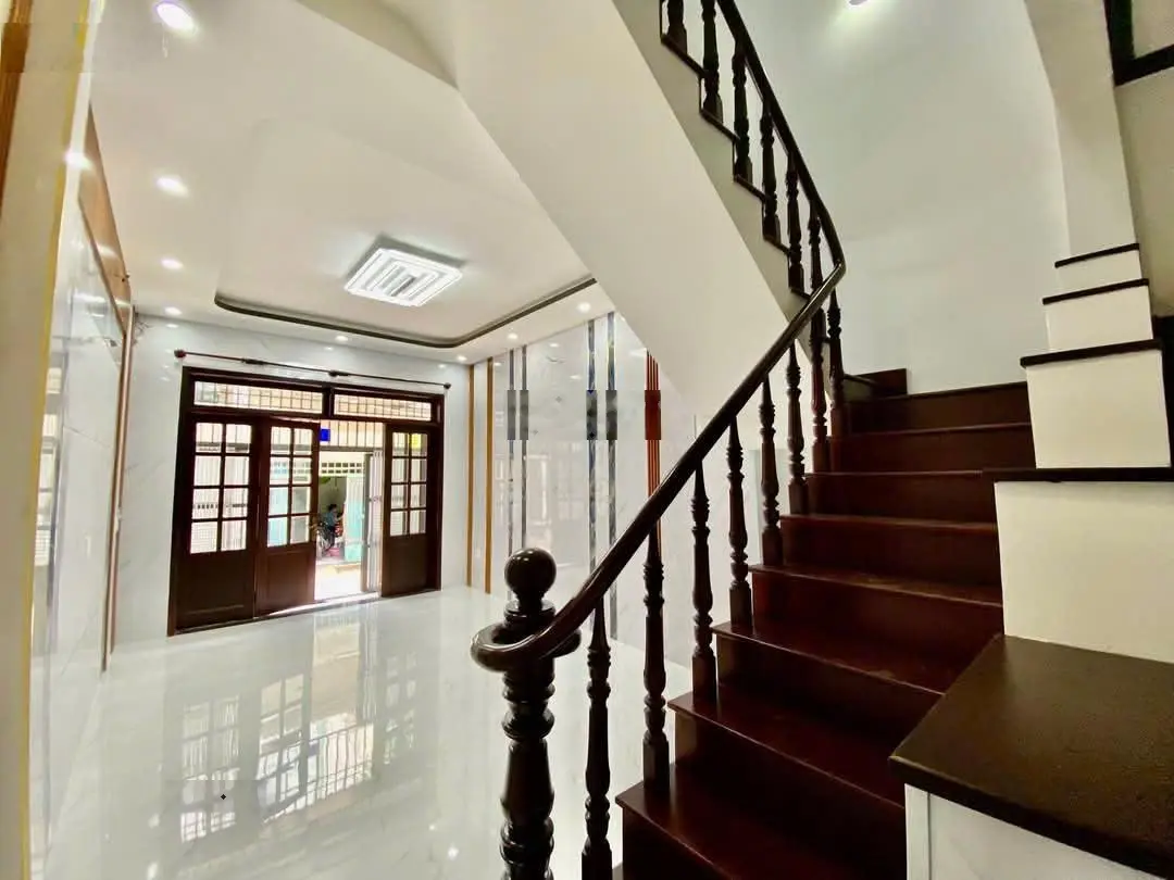 Bán gấp nhà đường Lò Lu, phường Trường Thạnh, quận 9. Giá 2 Tỷ 850, 48m2 (4X12), 2 tầng