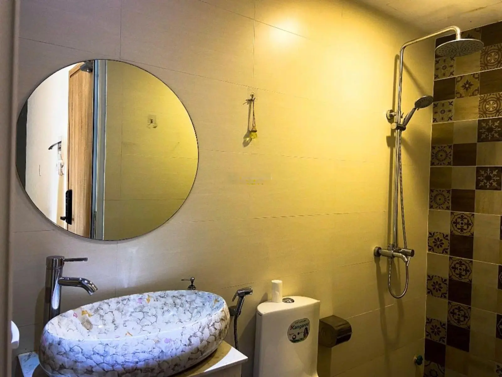 Bán tòa căn hộ 5 tầng mặt tiền đường nguyễn đình , dt 82m , ngang 5m , dt 50tr/th - giá 10 tỷ 9 tl