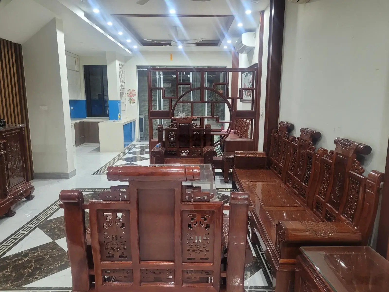Chỉ 24 tỷ sở hữu biệt thự nhà vườn Việt Hưng Long Biên xây 4T 120m2, nhà hoàn thiện, hướng Đông Nam