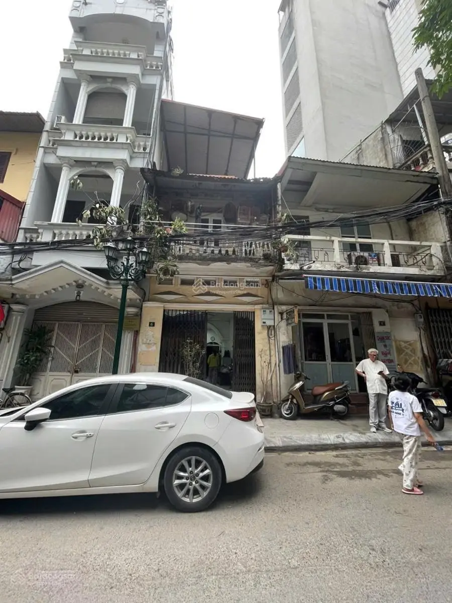 Bán nhà quận Ba Đình diện tích (85 m2) giá chỉ nhỉnh 30 tỷ diện tích rộng giá rẻ. Ko có căn thứ 2