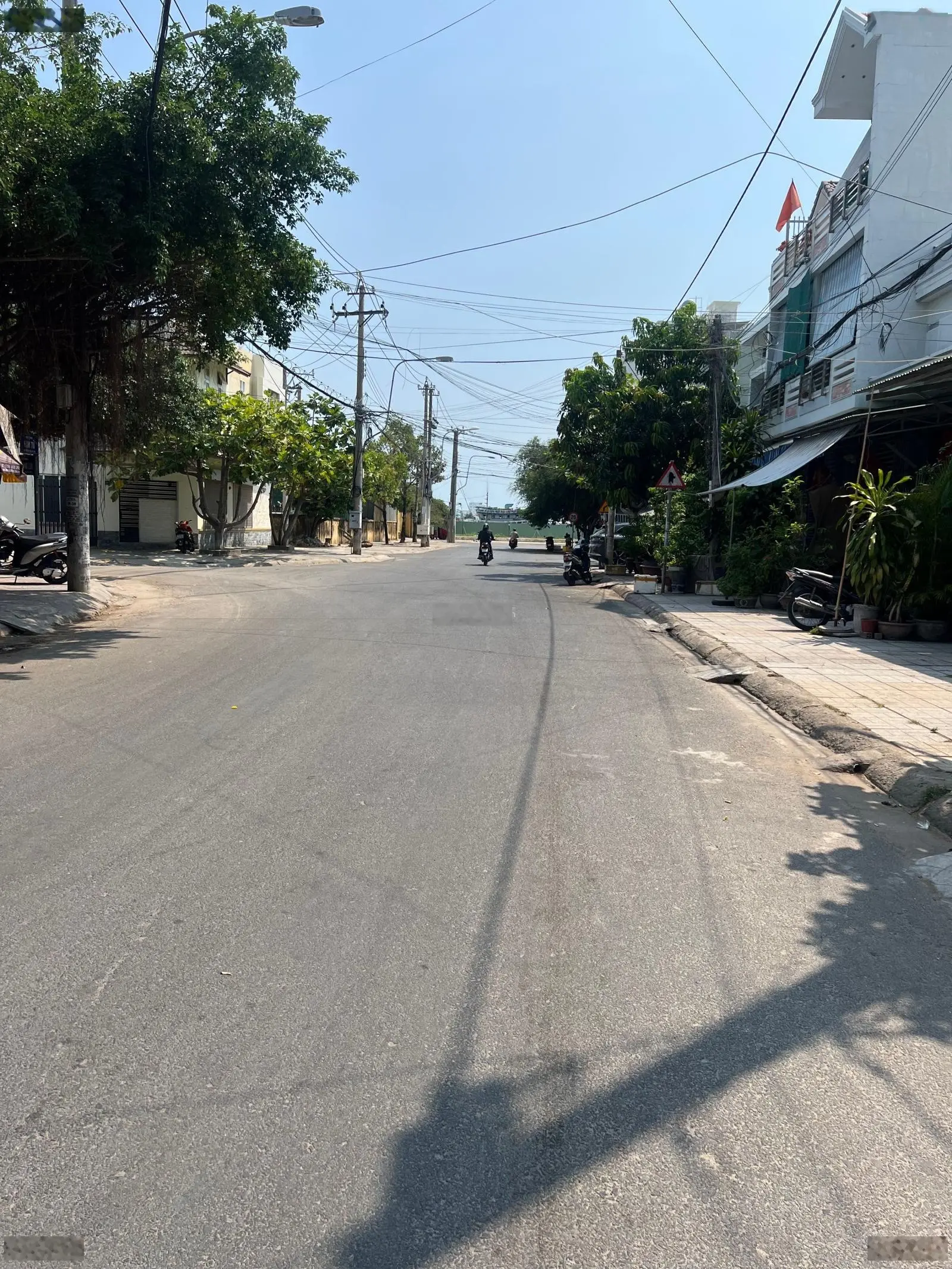 Bán đất mặt tiền kinh doanh Hàm Tử thuộc Hòn Rớ 1, Phước Đồng, Nha Trang giá chỉ 2 tỷ 690
