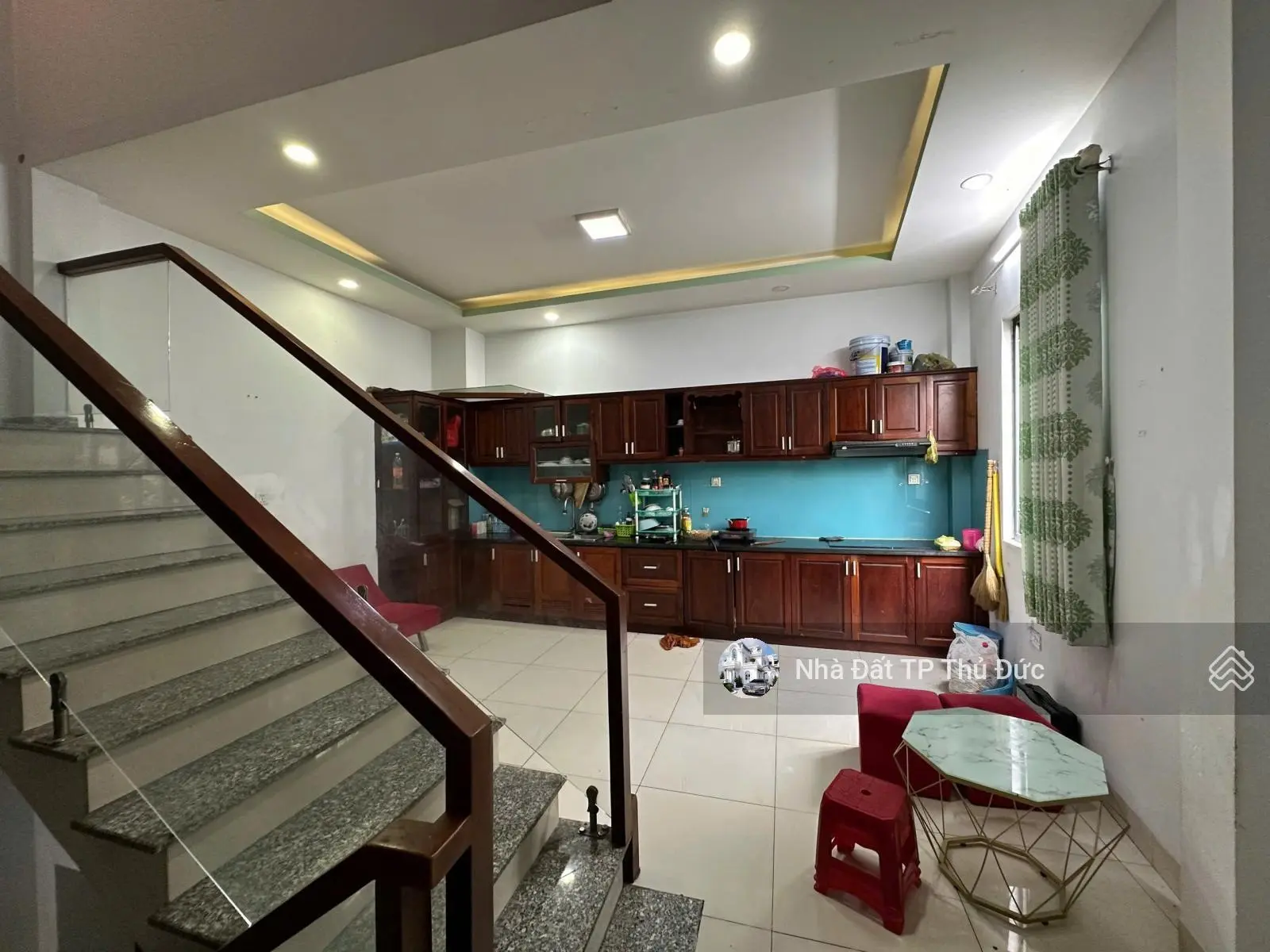 Vừa kinh doanh vừa ở - nhà 4 tầng giá siêu tốt - Sát bên Hoàng Diệu 2, Linh Trung, ngã tư Thủ Đức