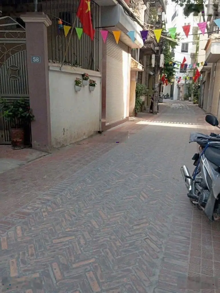 Bán nhà Đông Ngạc 50m2, 2 tầng, mặt tiền 6.7m, giá 6.39 tỷ Bắc Từ Liêm. Chủ xác định bán đất