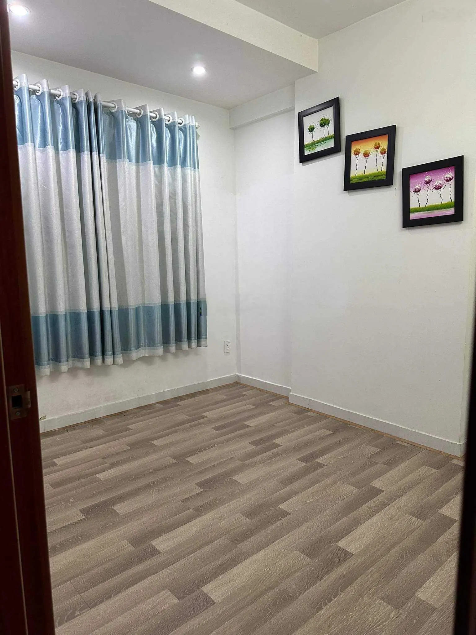 Bán căn hộ Sài Gòn Town Tân Phú, 85m2, 3 phòng ngủ, giá 2.070 tỷ, lầu cao thoáng mát