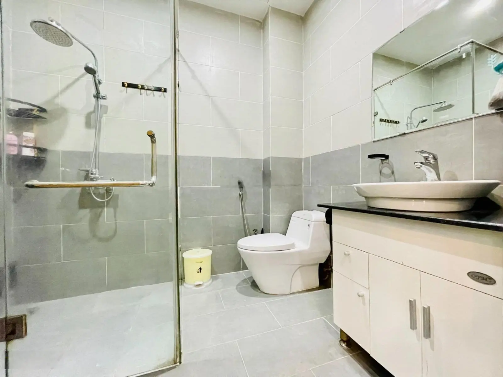 Bán nhà 3 tầng đẹp hiện đại, khu biển Phạm Văn Đồng, Sơn Trà