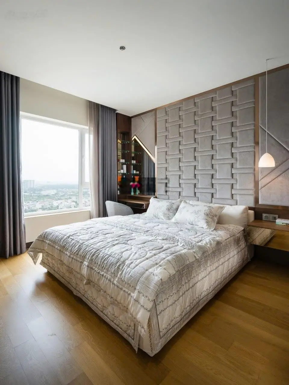 2PN Đảo Kim Cương thêm vấn vương ban công rộng ngắm view đỉnh - DT 125m2 - giá 13.5 tỷ - Có SH