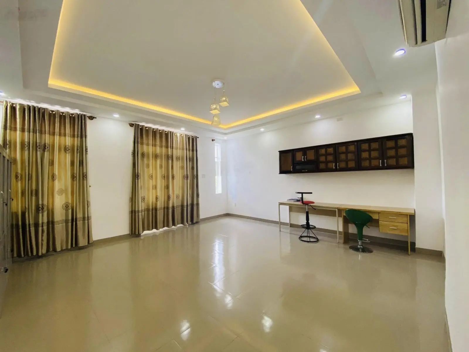 Nhà mới 3 tầng mặt tiền đường Đàm Quang Trung (B1) KĐT Vĩnh Điềm Trung giá chỉ 8,5 tỷ
