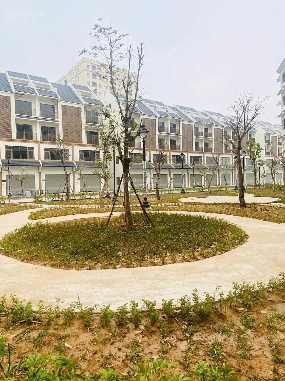 Cực hiếm, bán liền kề mặt đại lộ Bình Minh dự án Hinode Royal Park. DT 100m2, giá 31 tỷ. 0966761190