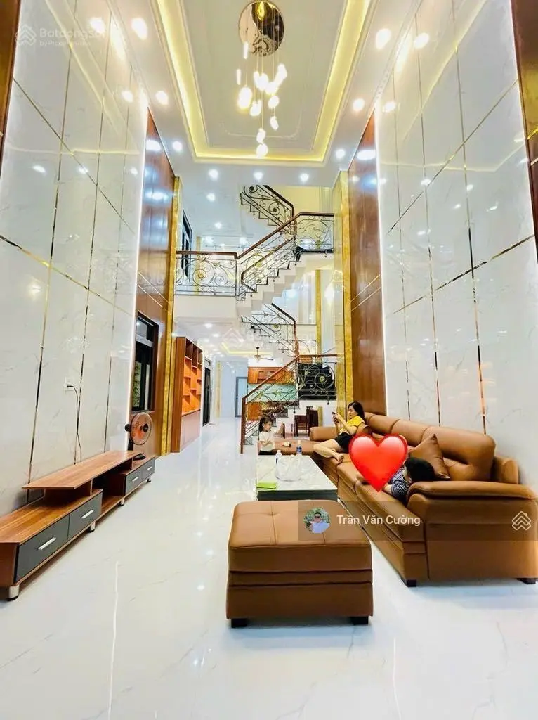 Nhà đẹp ngang hiếm 6m, oto vào nhà, full nội thất, HBC - Thủ đức, ra TTTM Gigamall 5p 11tỷ5