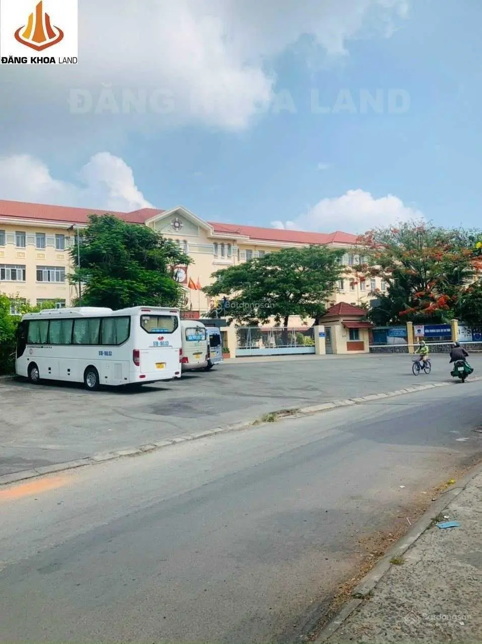 Bán đất - mặt tiền sát đường số 10 Linh Xuân - gần trường Đào Sơn - giá 4. X tỷ