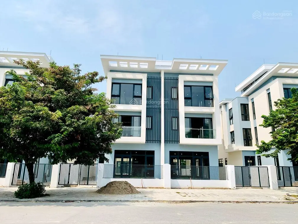Gia đình cần bán biệt thự An Quý Villa, 39 tỷ VND, 200m2 ngay mặt đường lê Quang Đạo