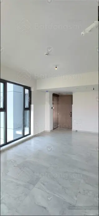Xuất nước ngoài. Giá thật. DT 76m2, 2 phòng ngủ, NTCB, căn góc, 3 view siêu đẹp