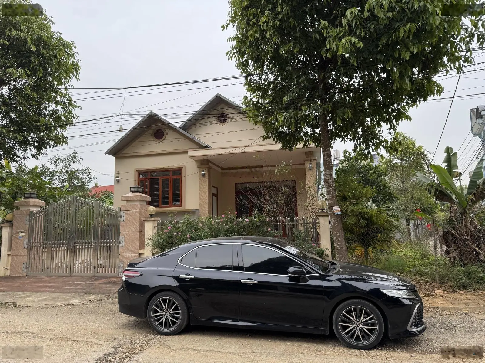 Bán nhà đẹp trung tâm Cao Phong, 180m², mặt tiền 10m, gần QL6, chỉ 2.8 tỷ - chính chủ
