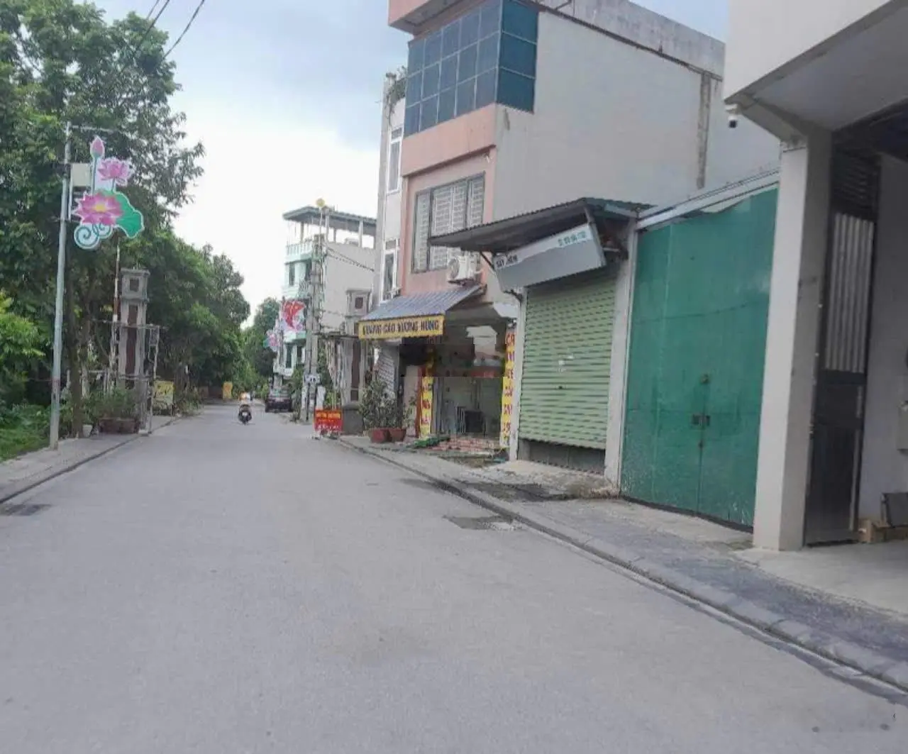 3 tỷ đất đẹp mặt tiền 5m ô tô đỗ dài ngày trước đất