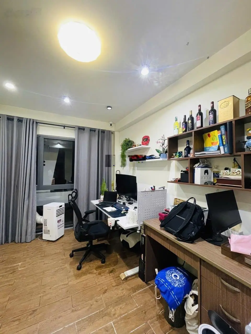 Gấp bán nhà HXH đường Phạm Văn Hai P. 3 Quận Tân Bình 40m2 4 tầng chỉ 6 tỷ 450 TL full nội thất