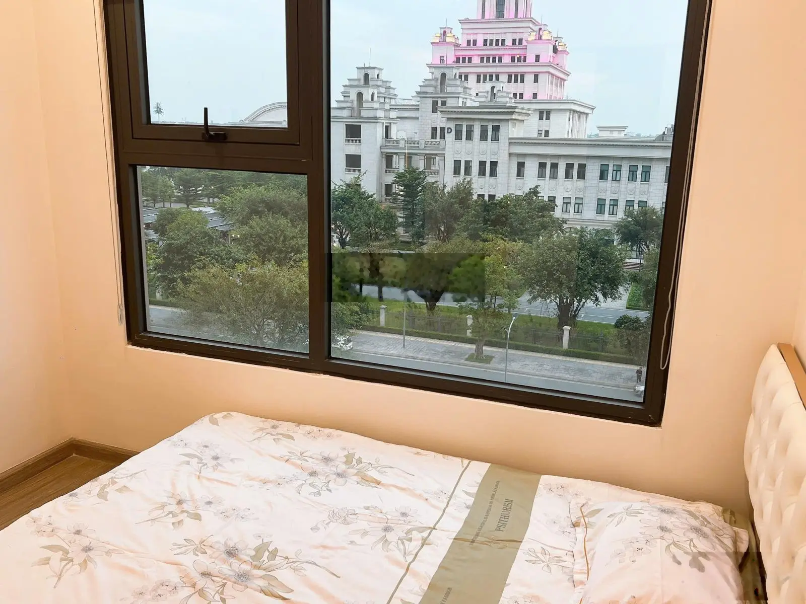 Bán căn hộ 2 ngủ 2,8 tỷ full đồ nội thất 55m nhận nhà ở ngay bc Đông Nam tầng trung đẹp ngay VinUni