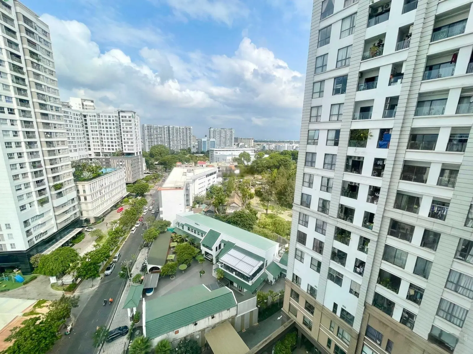 Bán căn hộ Garden Gate, 3PN, căn góc, full nội thất, giá: 6 tỷ 8, (bao sổ), 0908 435 ***