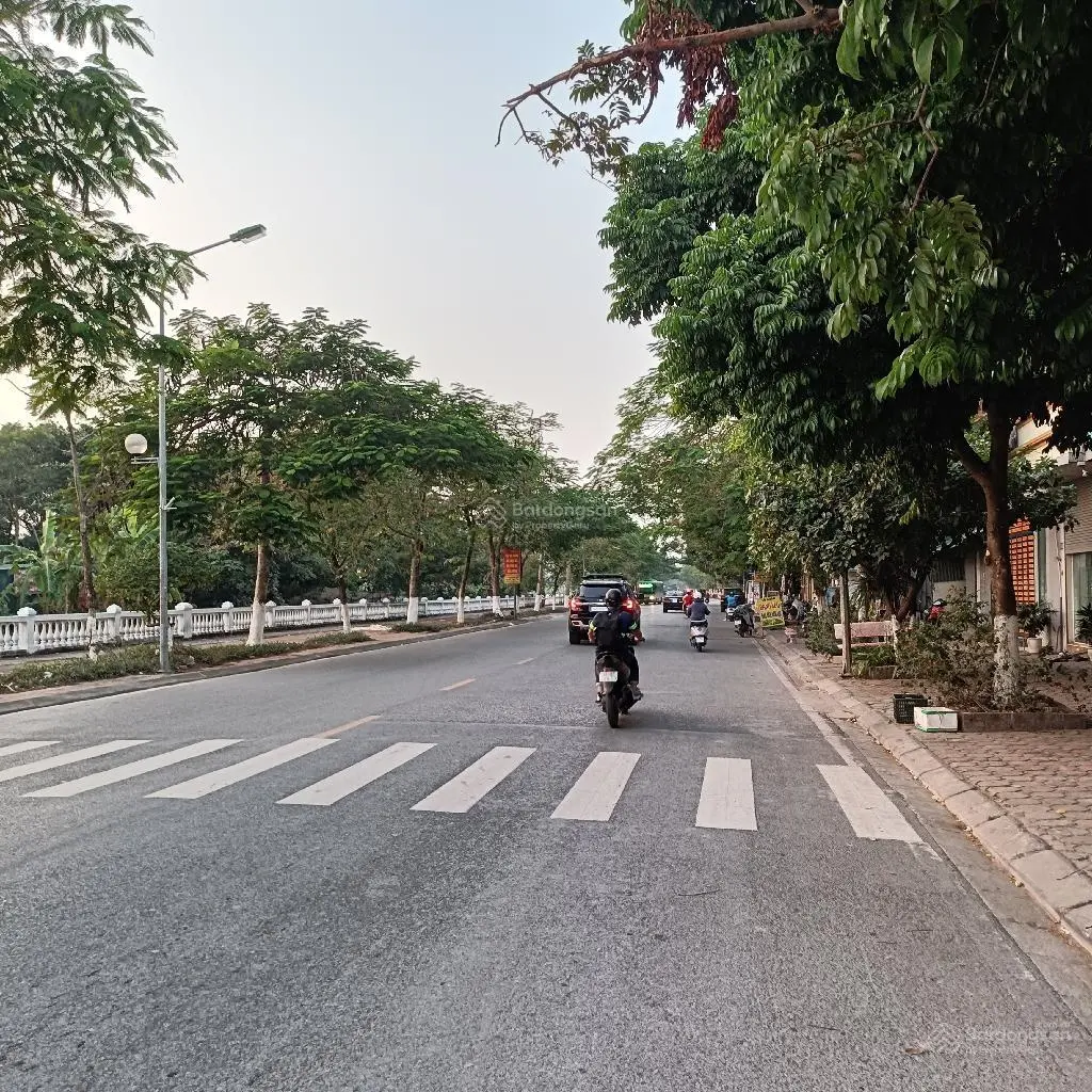 Bán nhà riêng tại đường phúc lợi, giá tốt 4,35 tỷ vnd, diện tích 31 m2 hàng hiếm